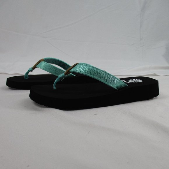 NIB Yellow Box Little Kids Girl's Twirl2 Sandals - Picture 1 of 8